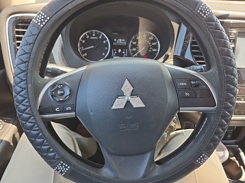 2020 Mitsubishi Outlander ES photo 9