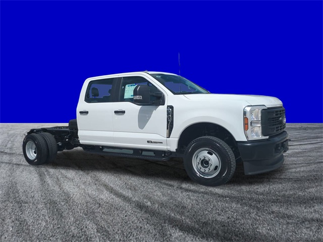 2026 Ford F-350 photo 2