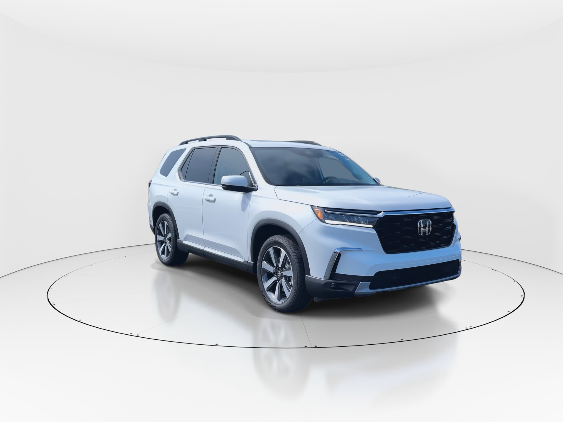 2025 Honda Pilot Touring photo 2