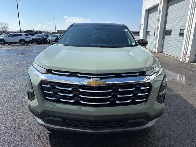 2025 Chevrolet Equinox LT photo 2