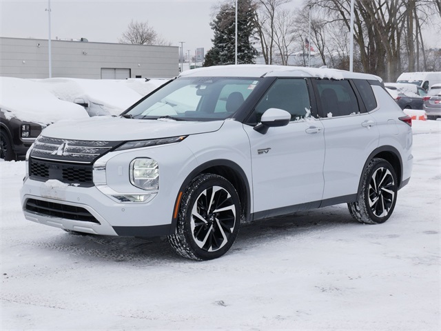 2023 Mitsubishi Outlander PHEV SE photo 3
