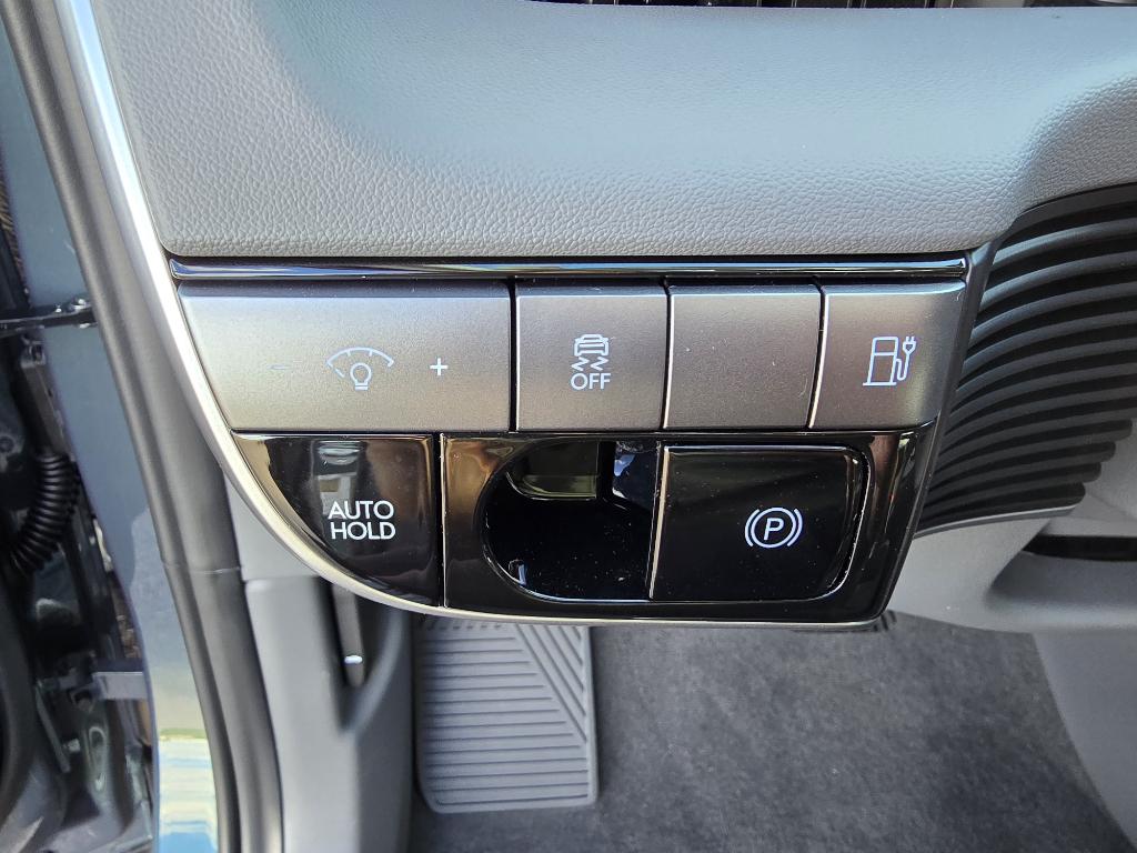 2025 Hyundai Ioniq 5 SE photo 16