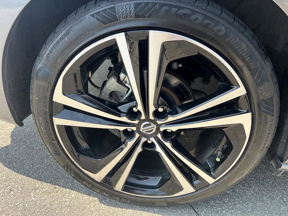 2020 Nissan Sentra SR photo 11