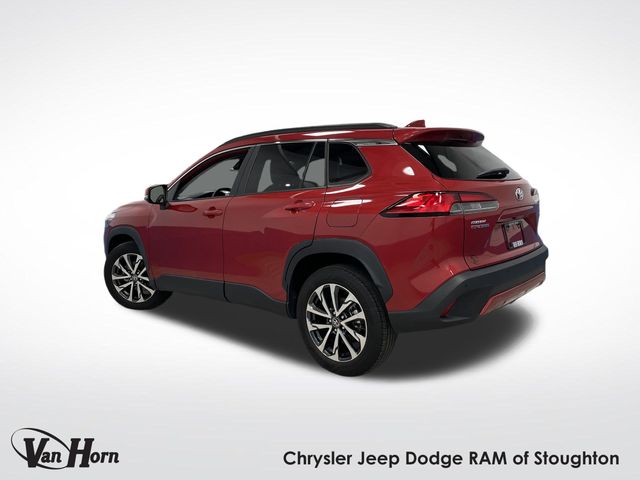 2022 Toyota Corolla Cross XLE photo 3