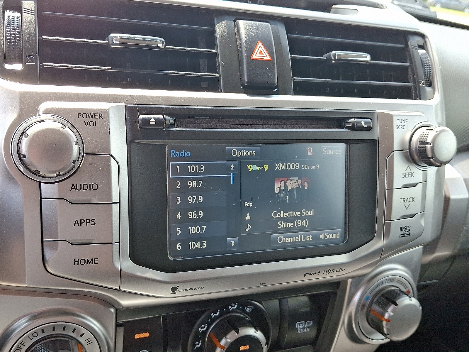 2018 Toyota 4Runner SR5 photo 15