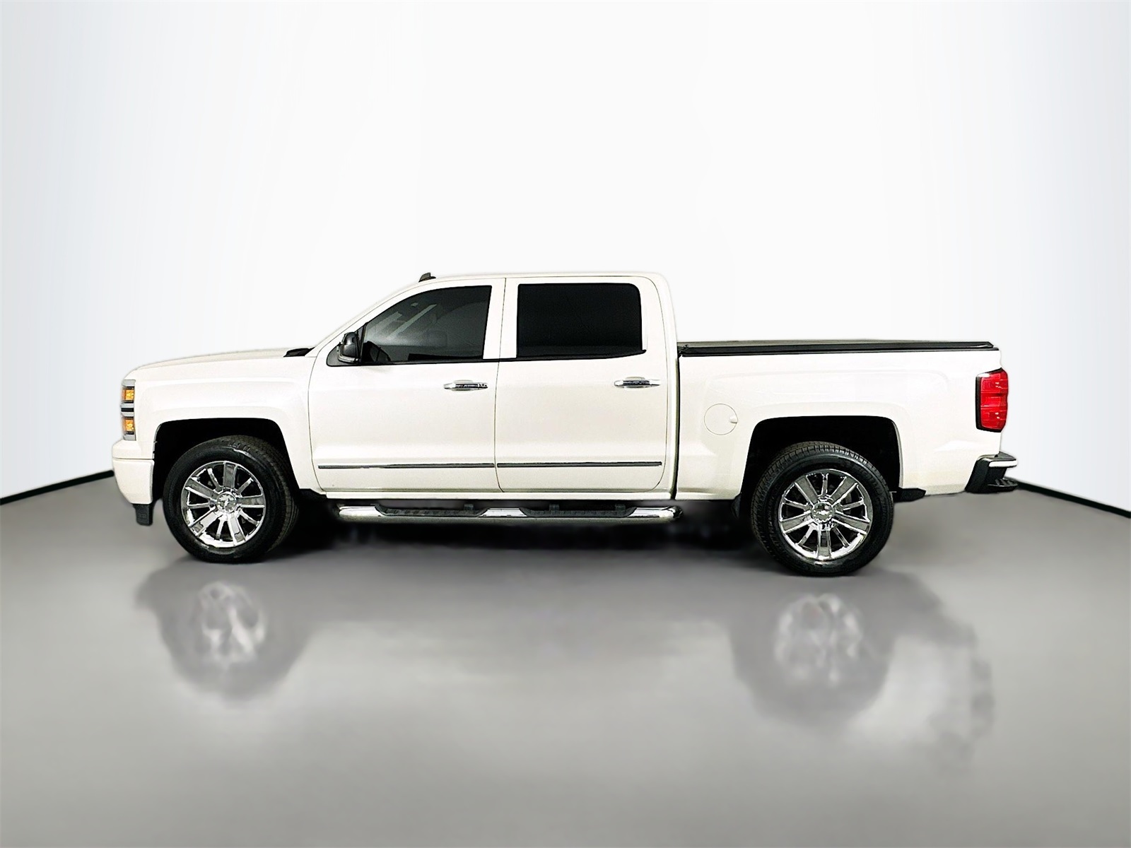 2014 Chevrolet Silverado 1500 High Country photo 4