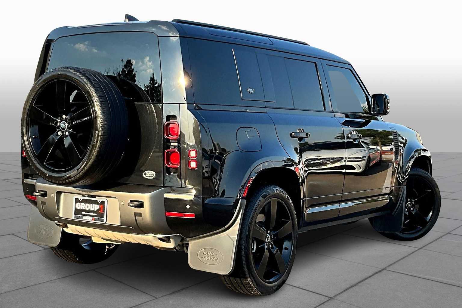 2023 Land Rover Defender X-Dynamic SE photo 22