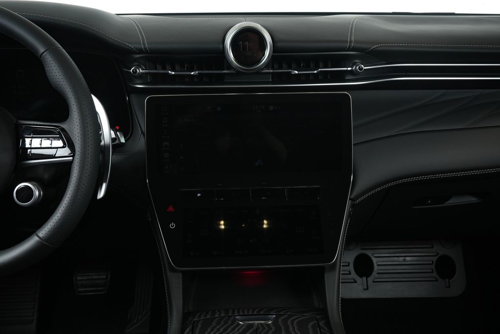 2025 Maserati Grecale photo 18