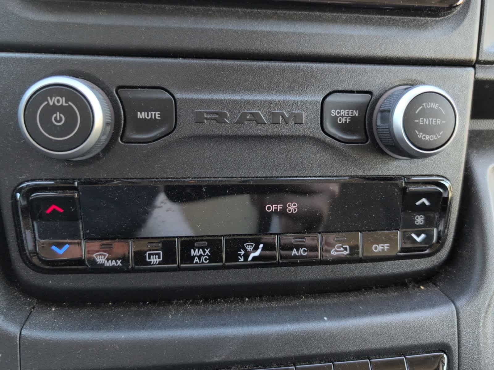 2023 Ram ProMaster 2500 photo 18