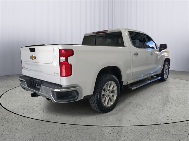 2022 Chevrolet Silverado 1500 LTZ photo 2