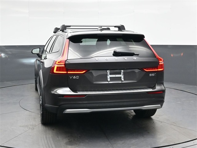 2024 Volvo V60 Cross Country B5 Plus photo 4