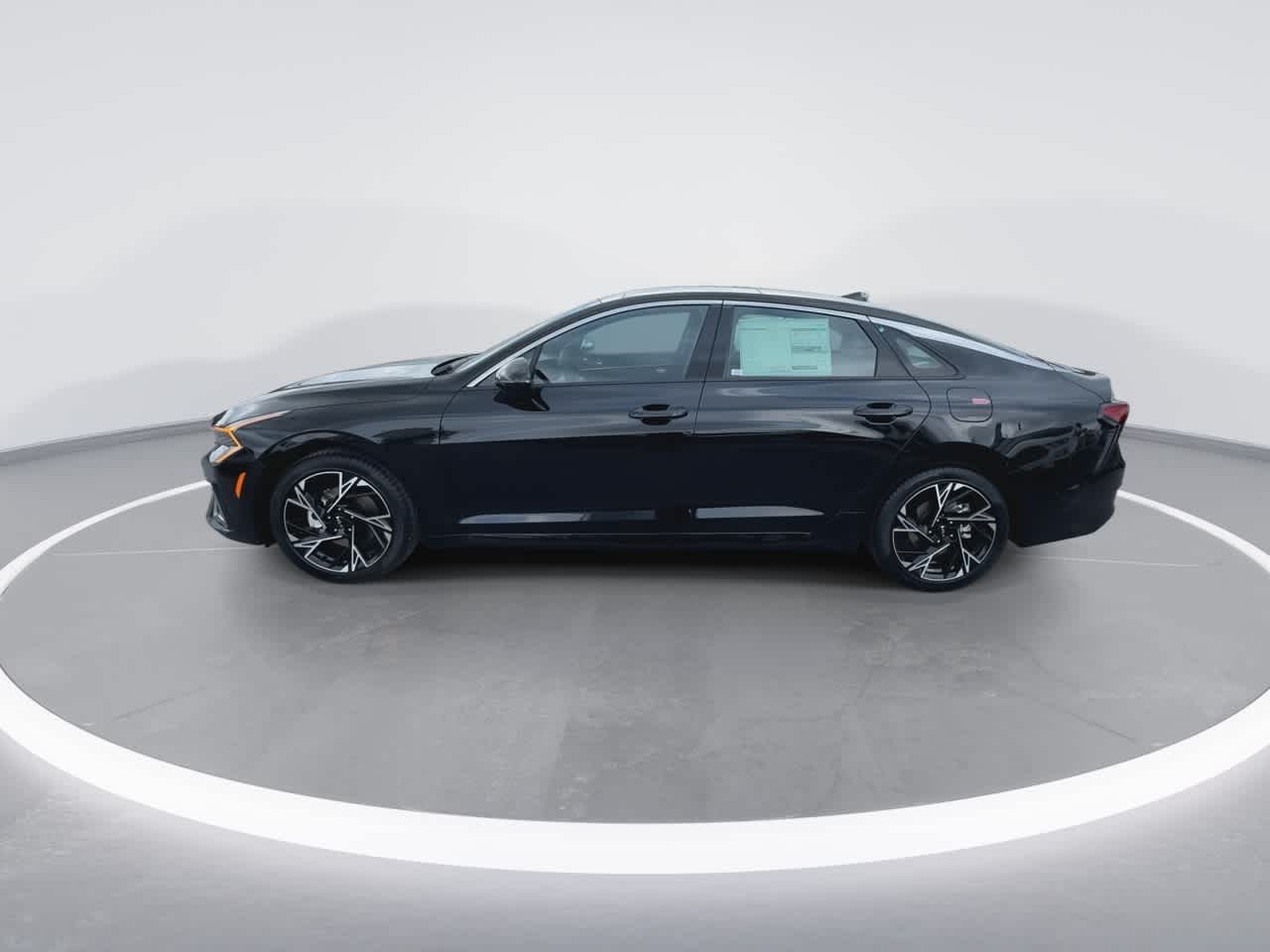 2025 Kia K5 GT-Line photo 5
