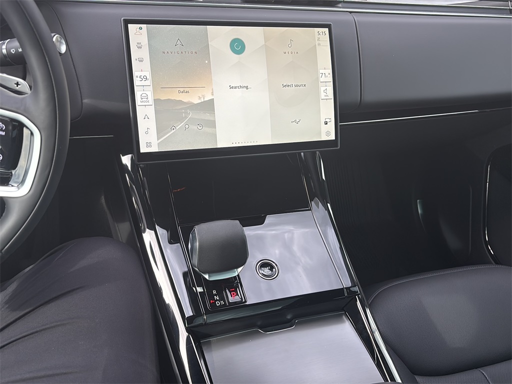 2025 Land Rover Range Rover Sport SE photo 3