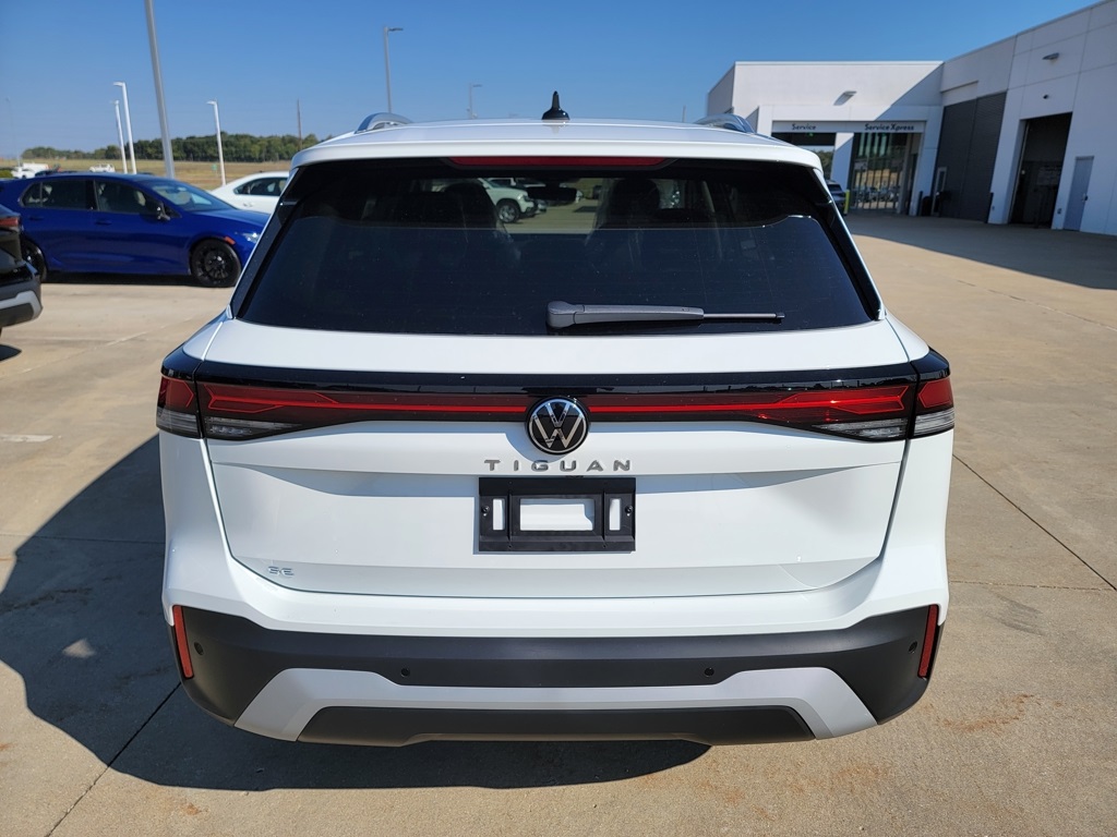2025 Volkswagen Tiguan SE photo 3