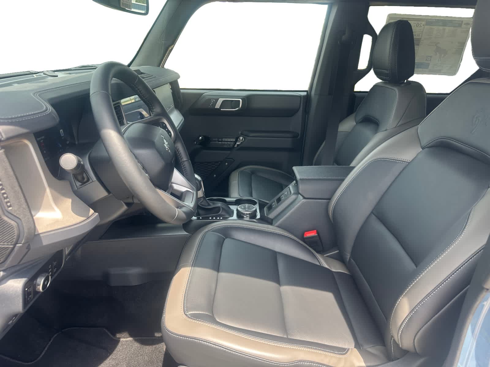 2025 Ford Bronco Outer Banks photo 9