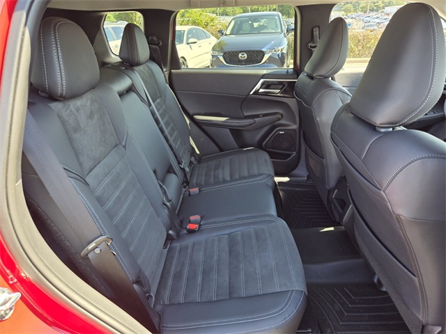 2025 Mitsubishi Outlander SE photo 17