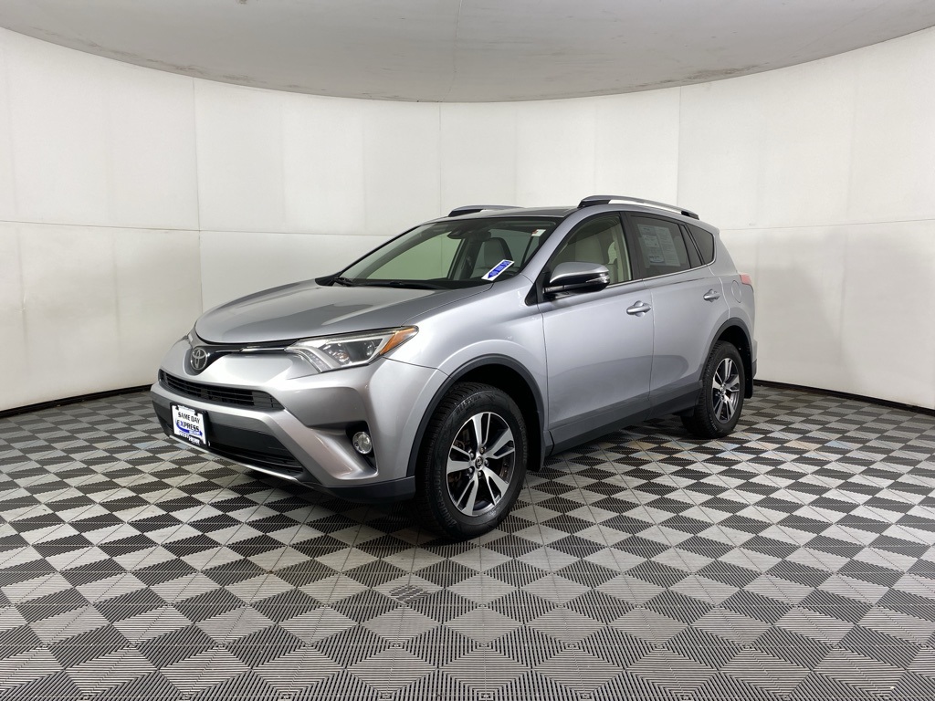 2018 Toyota RAV4 XLE photo 12