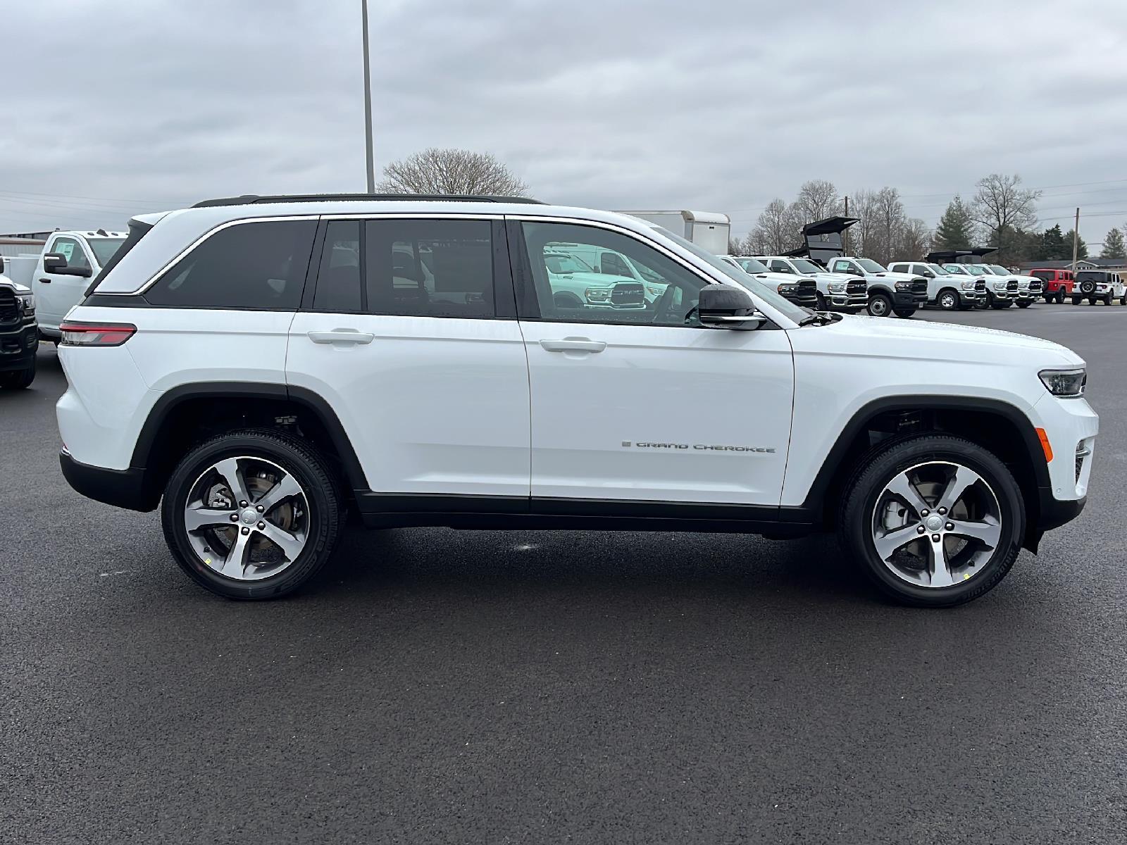 2025 Jeep Grand Cherokee Limited photo 4