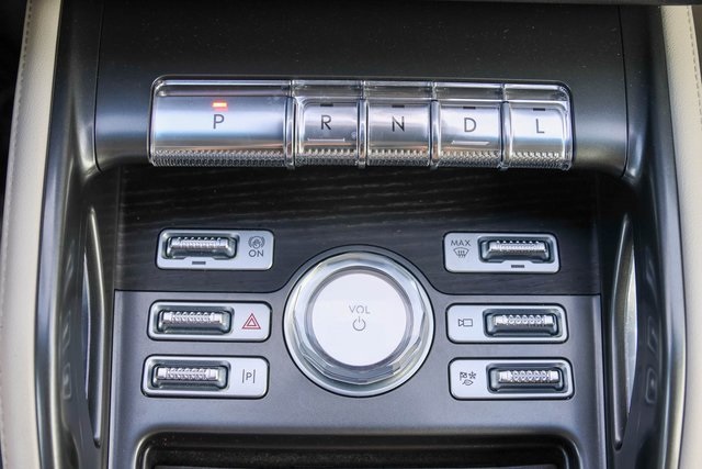 Used 2024 Gray Lincoln Reserve image 25