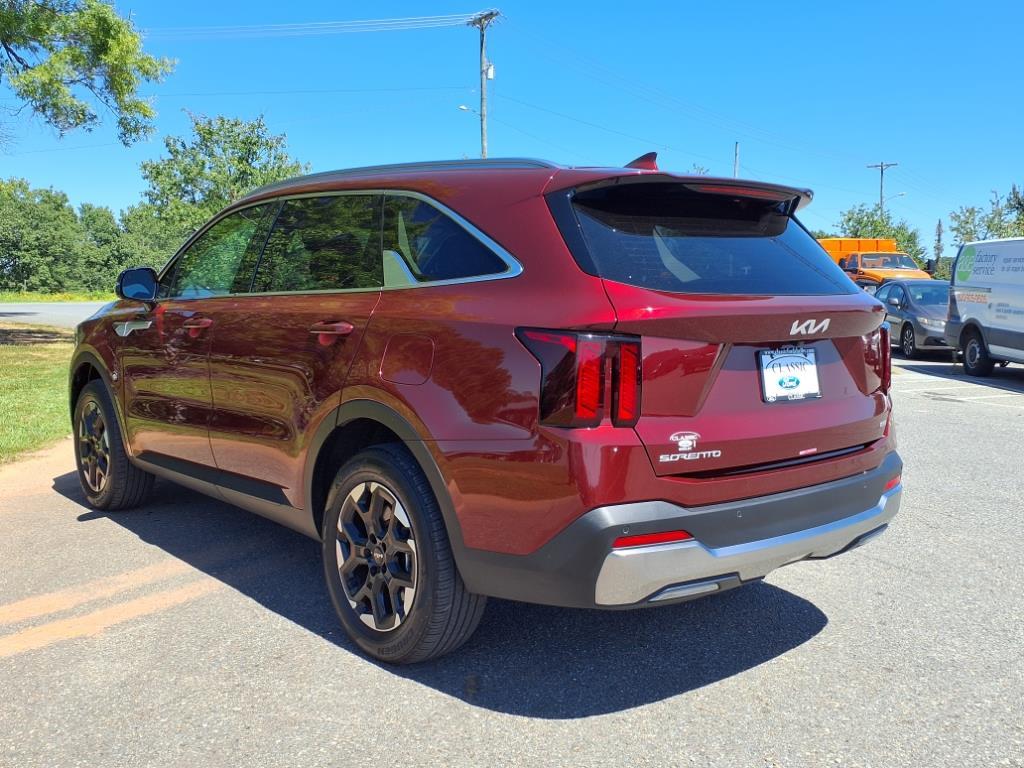 2025 Kia Sorento S photo 15