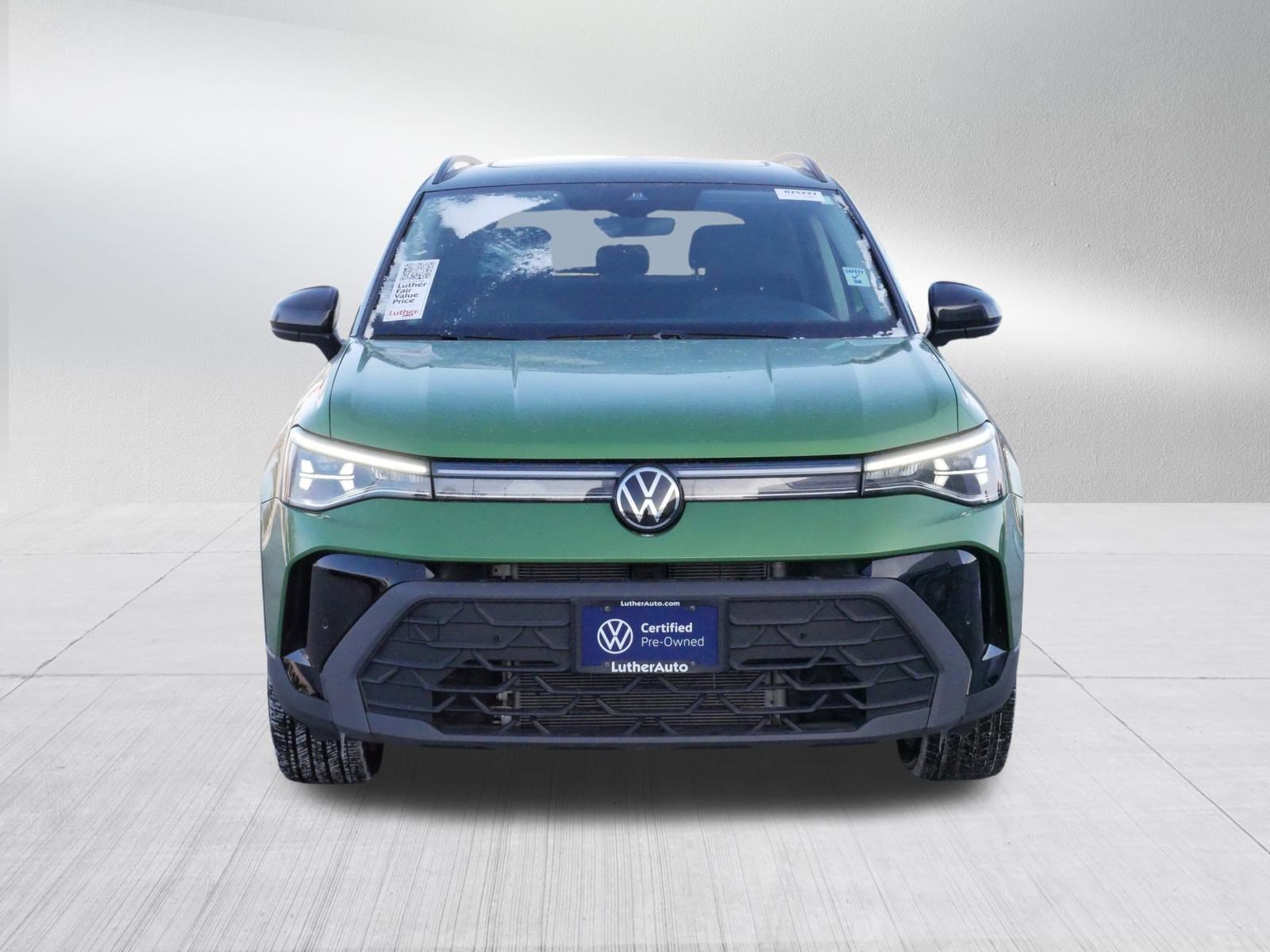 Certified 2025 Volkswagen Taos SE Black with VIN 3VV2C7B24SM029073 for sale in Brooklyn Center, Minnesota