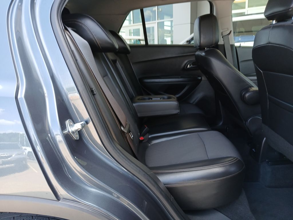 2022 Chevrolet Trax LT photo 25