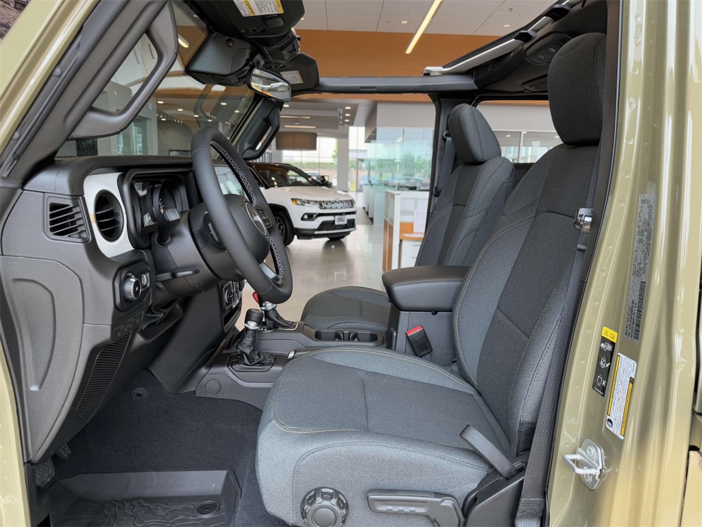 2025 Jeep Wrangler Sport S photo 4