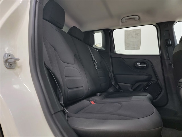 2017 Jeep Renegade Latitude North Edition photo 12