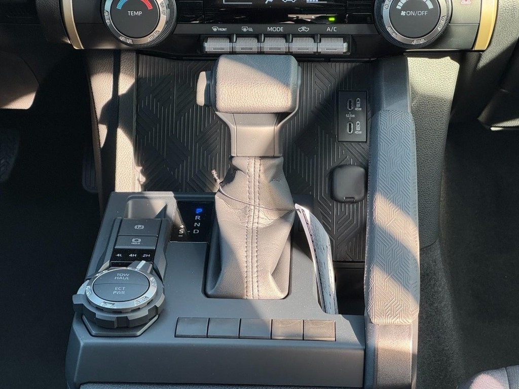 2025 Toyota Tacoma SR5 4x4 Double Cab photo 7