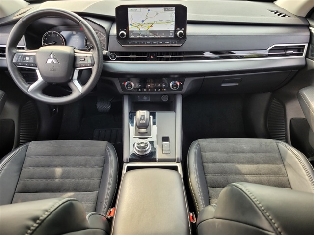 2023 Mitsubishi Outlander SE photo 12