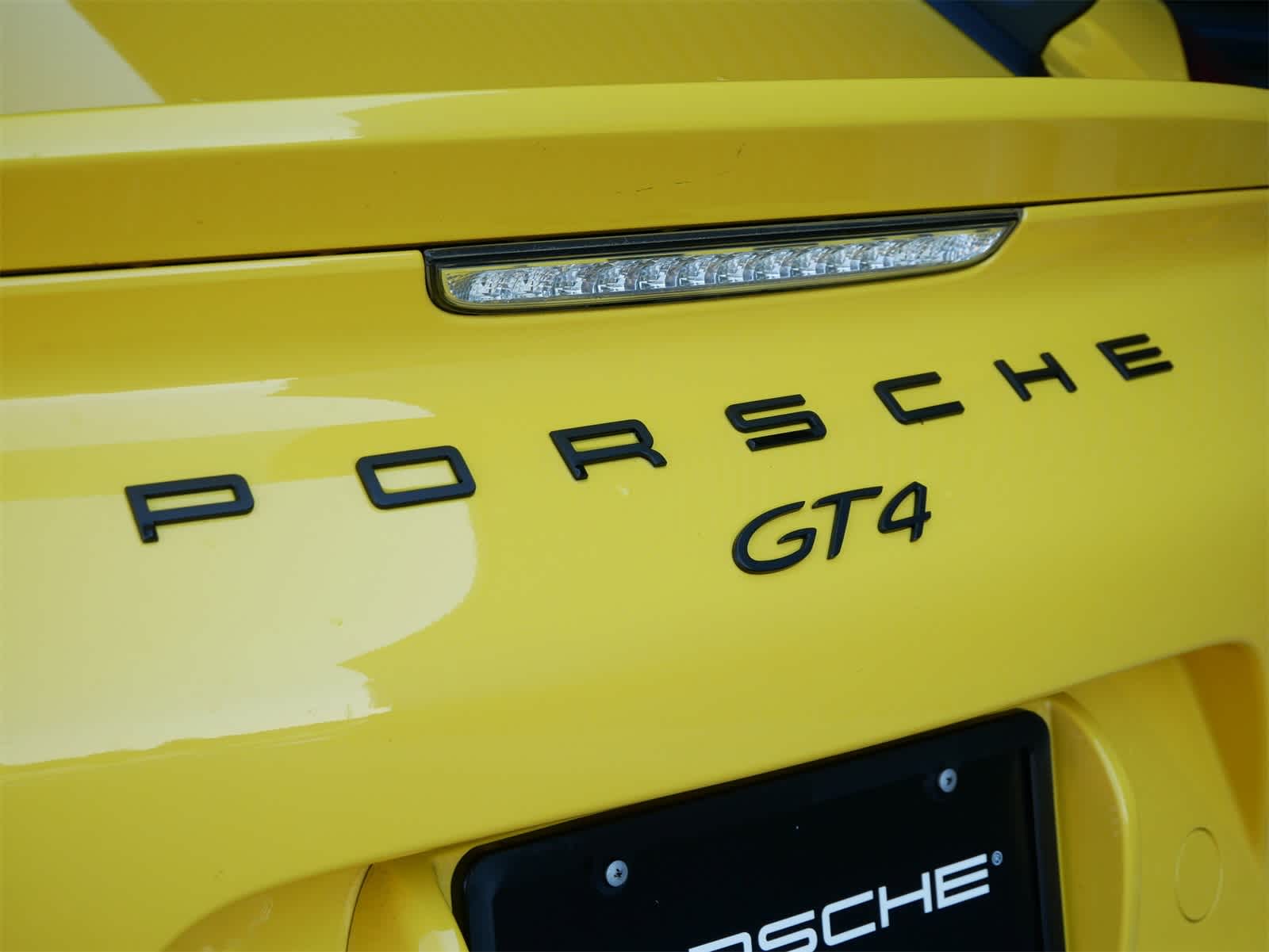 2016 Porsche Cayman GT4 photo 20