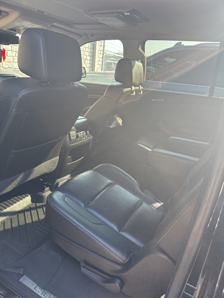 2018 Chevrolet Suburban Premier photo 4