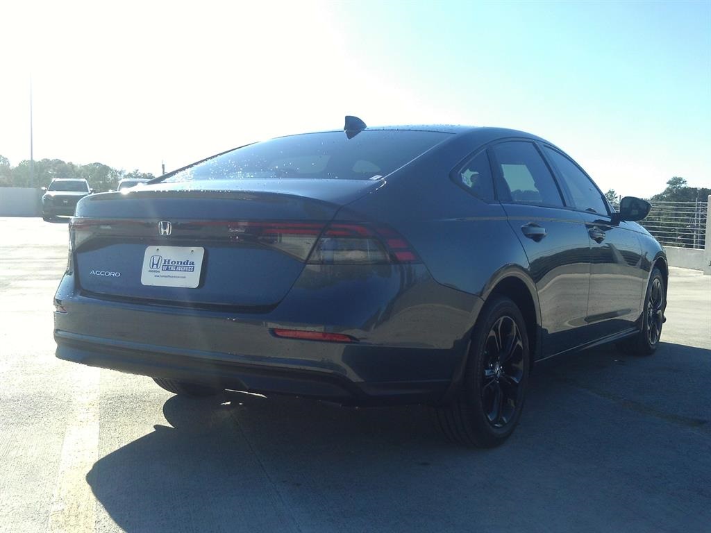 2025 Honda Accord SE photo 6