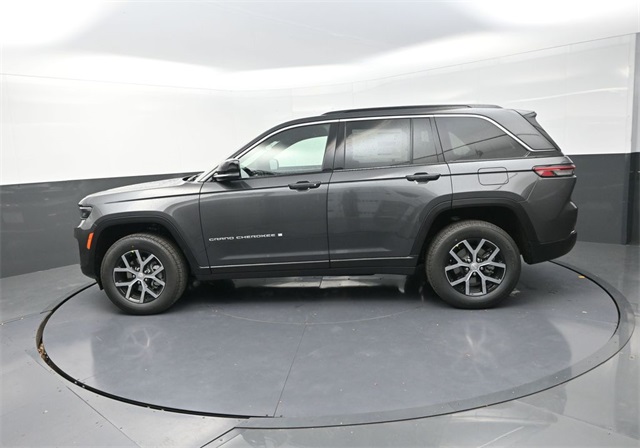 2025 Jeep Grand Cherokee Limited photo 3
