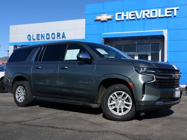 2023 Chevrolet Suburban LT's photo