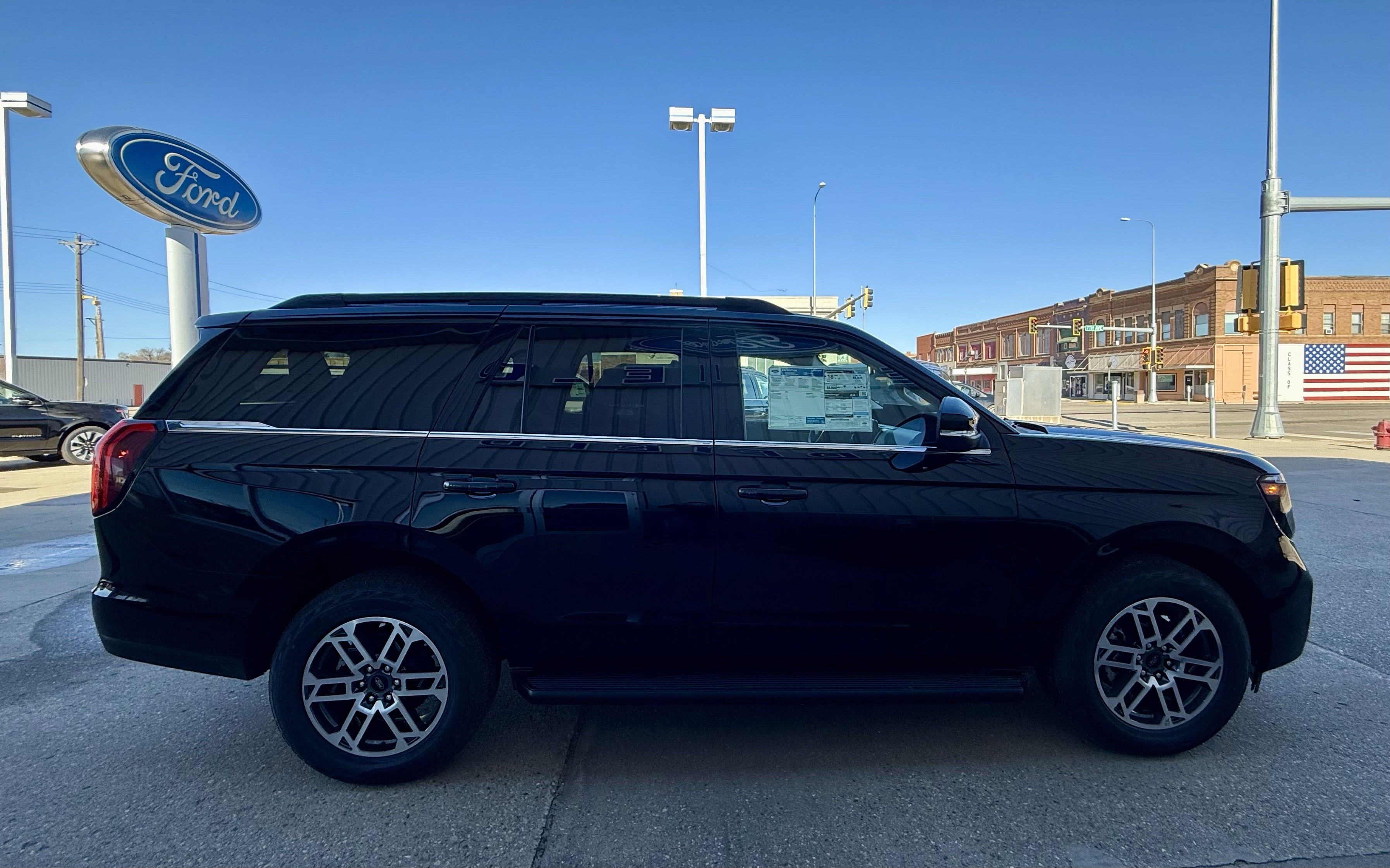 2025 Ford Expedition photo 4