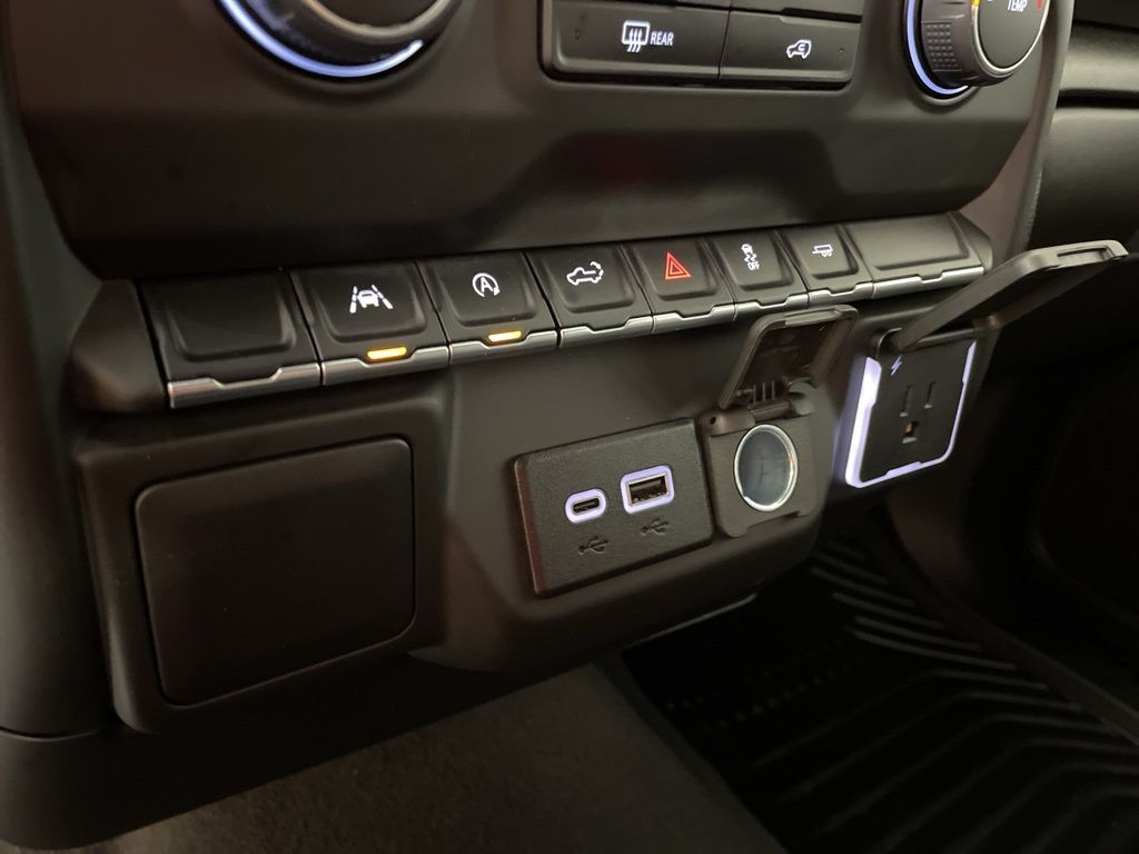 2025 Chevrolet Silverado 1500 Custom photo 29