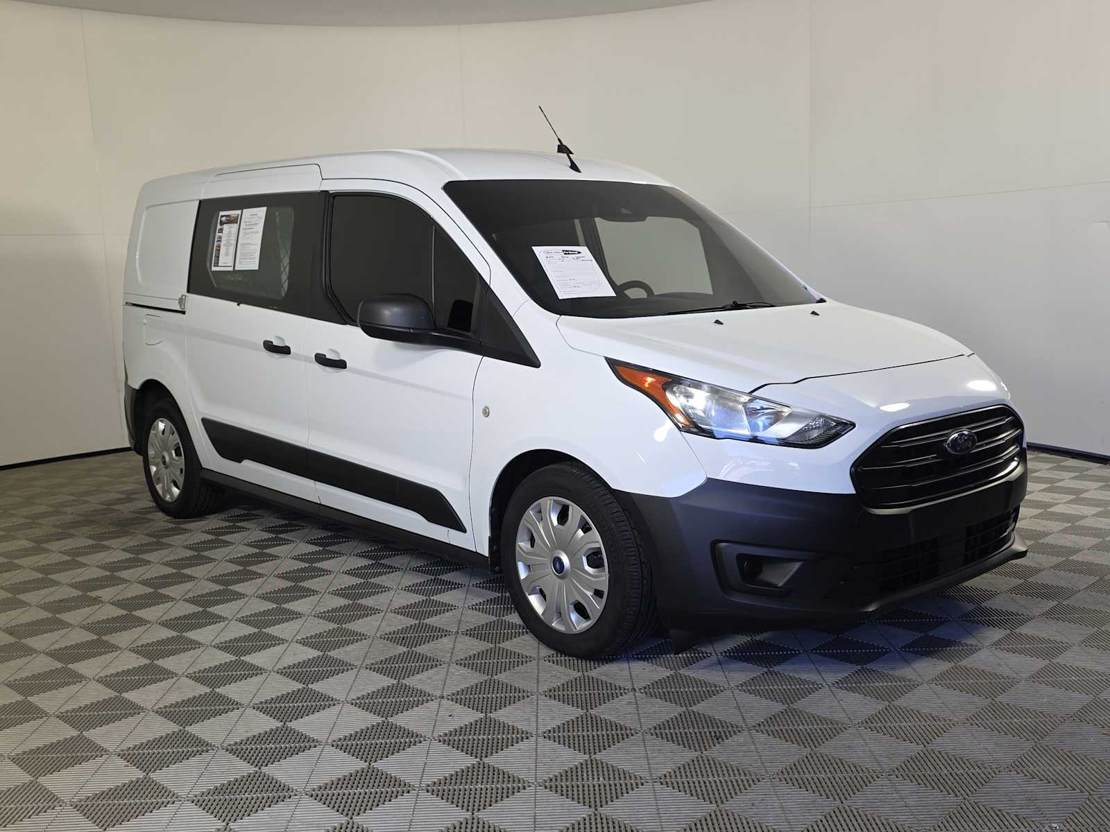 2022 Ford Transit Connect XL's photo