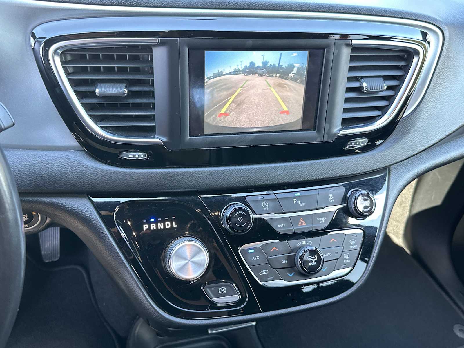 2020 Chrysler Pacifica Touring photo 24