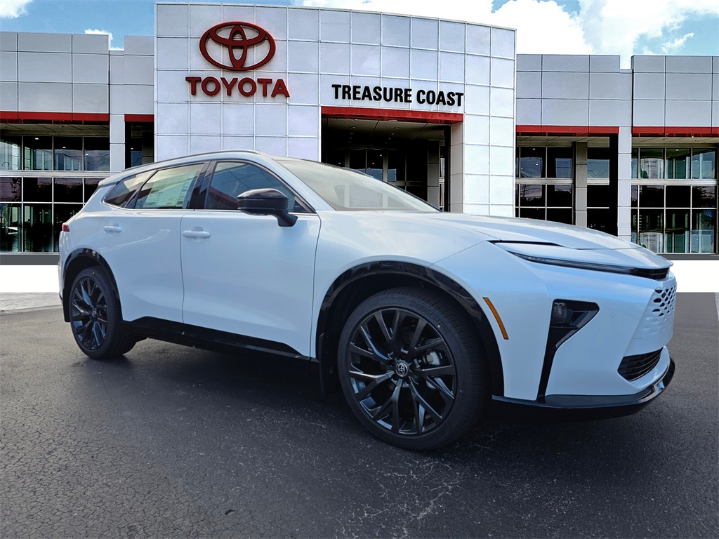 2025 Toyota Crown Signia Limited's photo