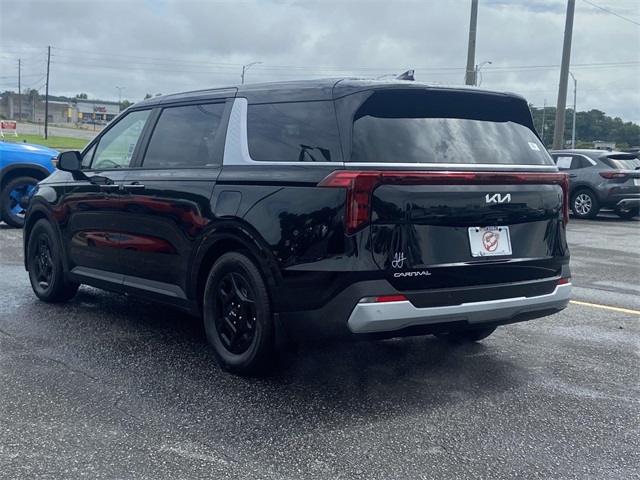 2025 Kia Carnival LXS photo 3