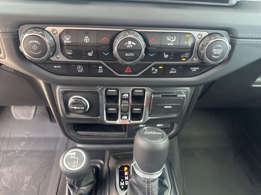 2025 Jeep Gladiator Sport photo 30