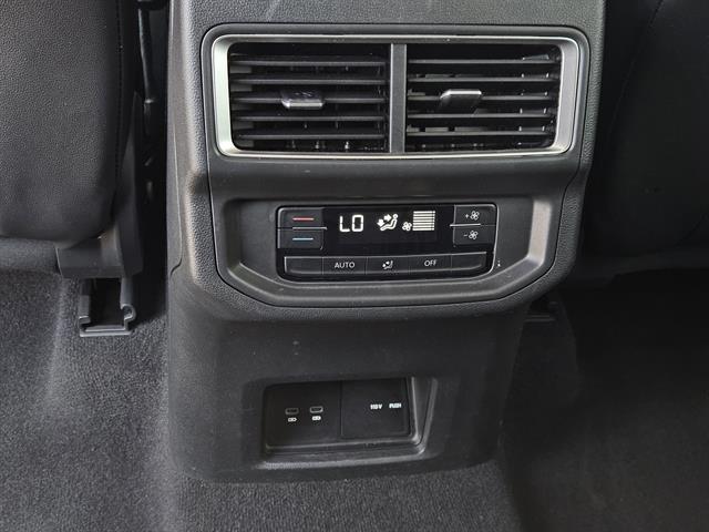2024 Volkswagen Atlas SE Technology photo 19