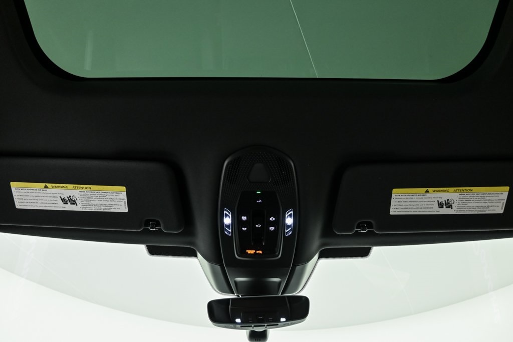 2025 Porsche Panamera Base photo 18