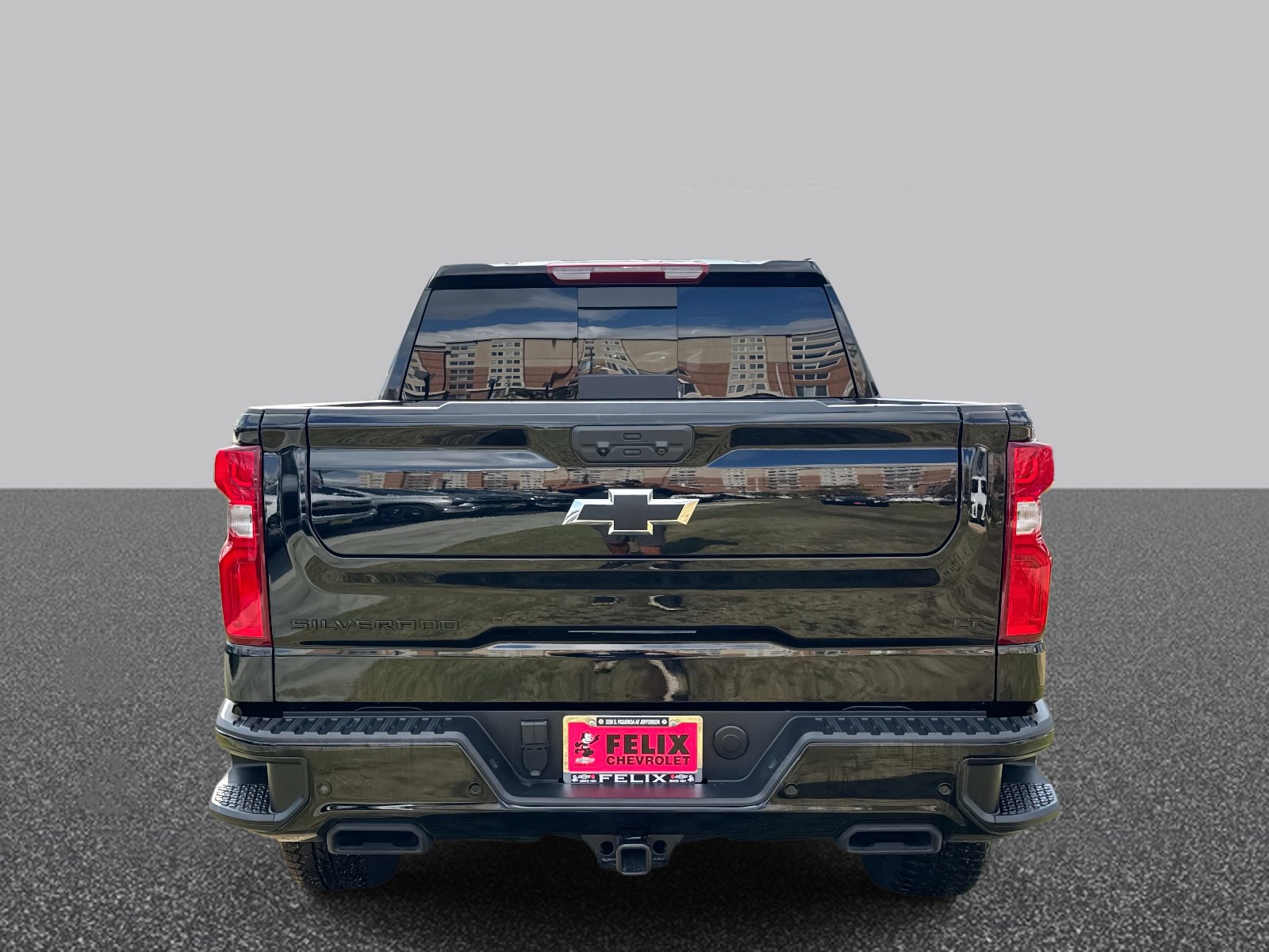 2025 Chevrolet Silverado 1500 LT Trail Boss photo 2