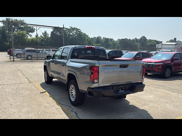 2025 Chevrolet Colorado LT photo 3
