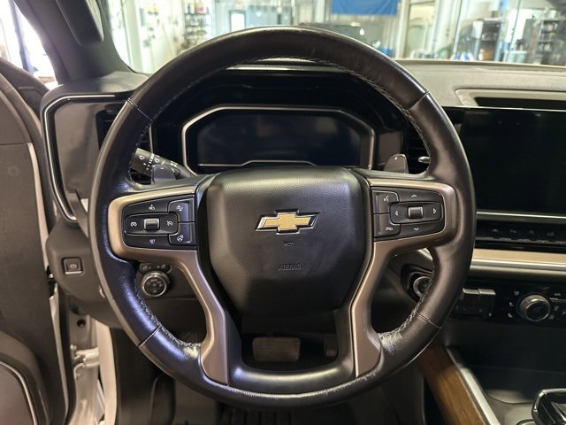 2022 Chevrolet Silverado 1500 High Country photo 16