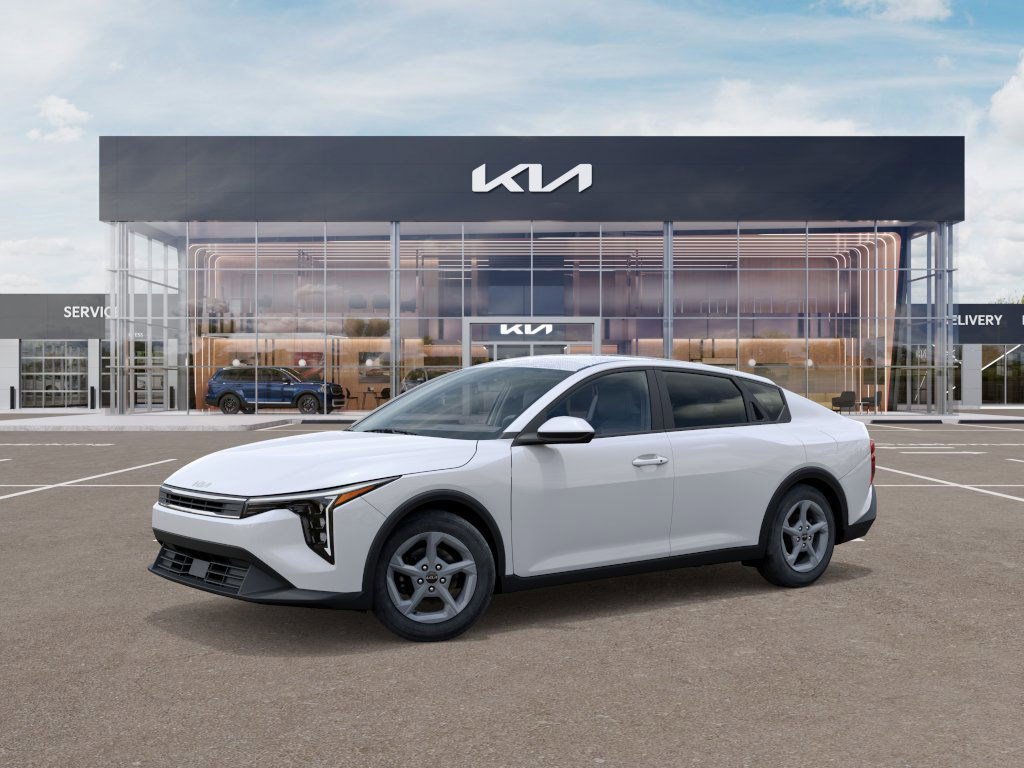2025 Kia K4 LXS photo 2