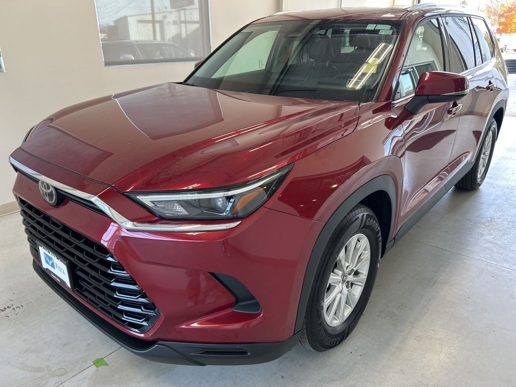 2025 Toyota Grand Highlander XLE photo 2