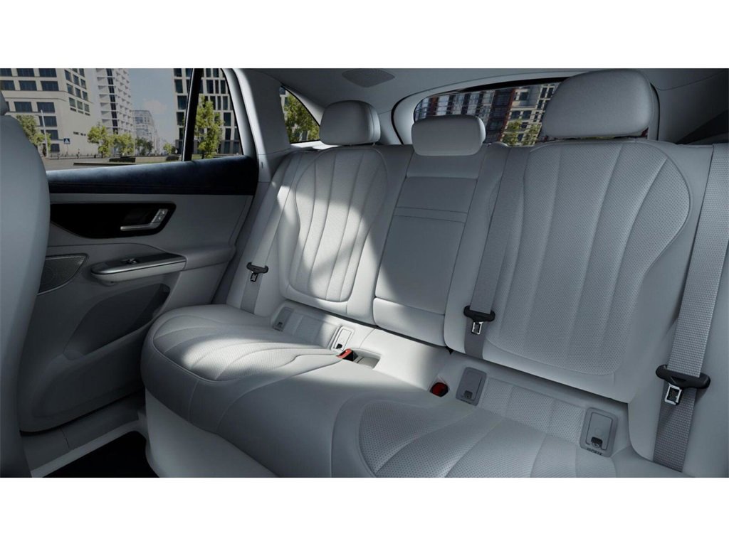 2025 Mercedes Benz EQE SUV 350 4MATIC photo 3